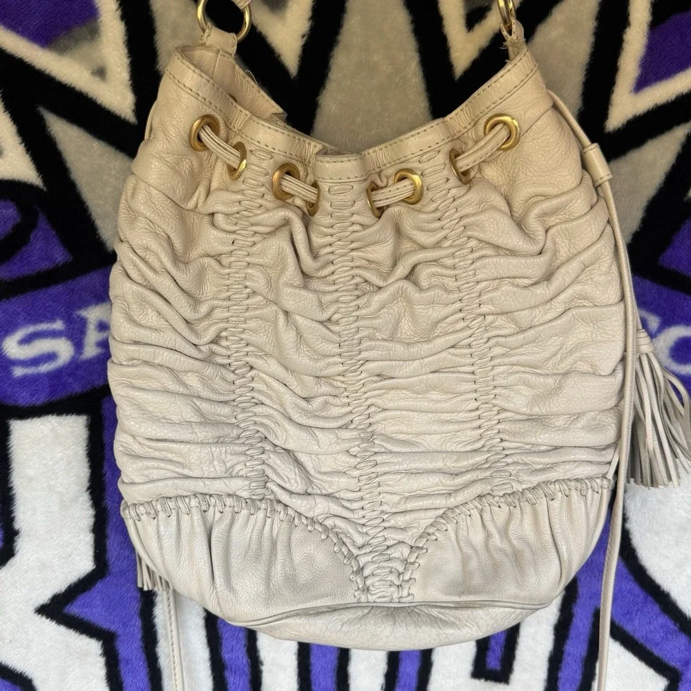Isabella Fiore LEATHER BUCKET HOBO SHOULDER BAG DRAWSTRING